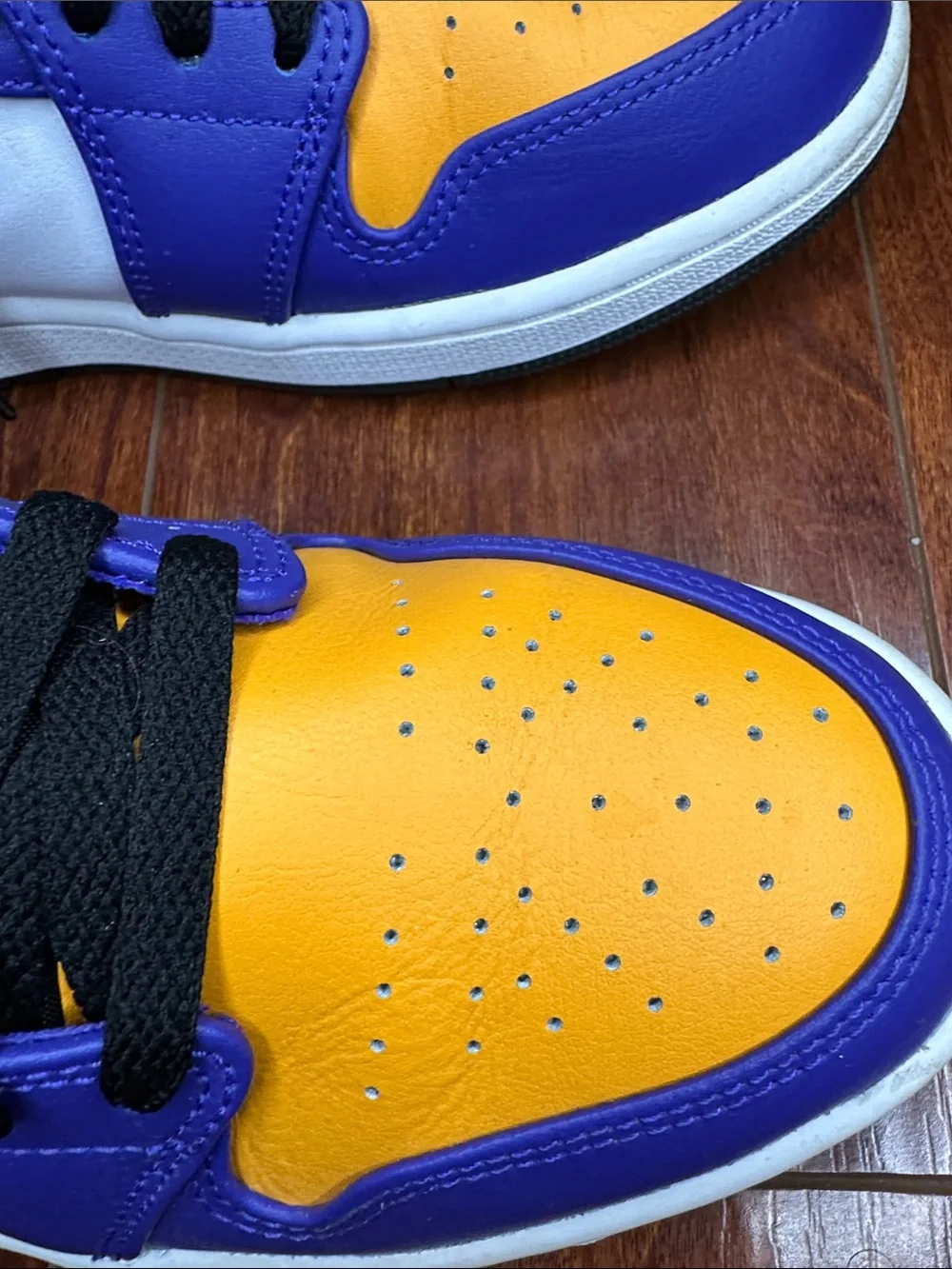 Nike Air Jordan 1 Mid Lakers Purple Gold Men’s Size 9 DQ8426-517